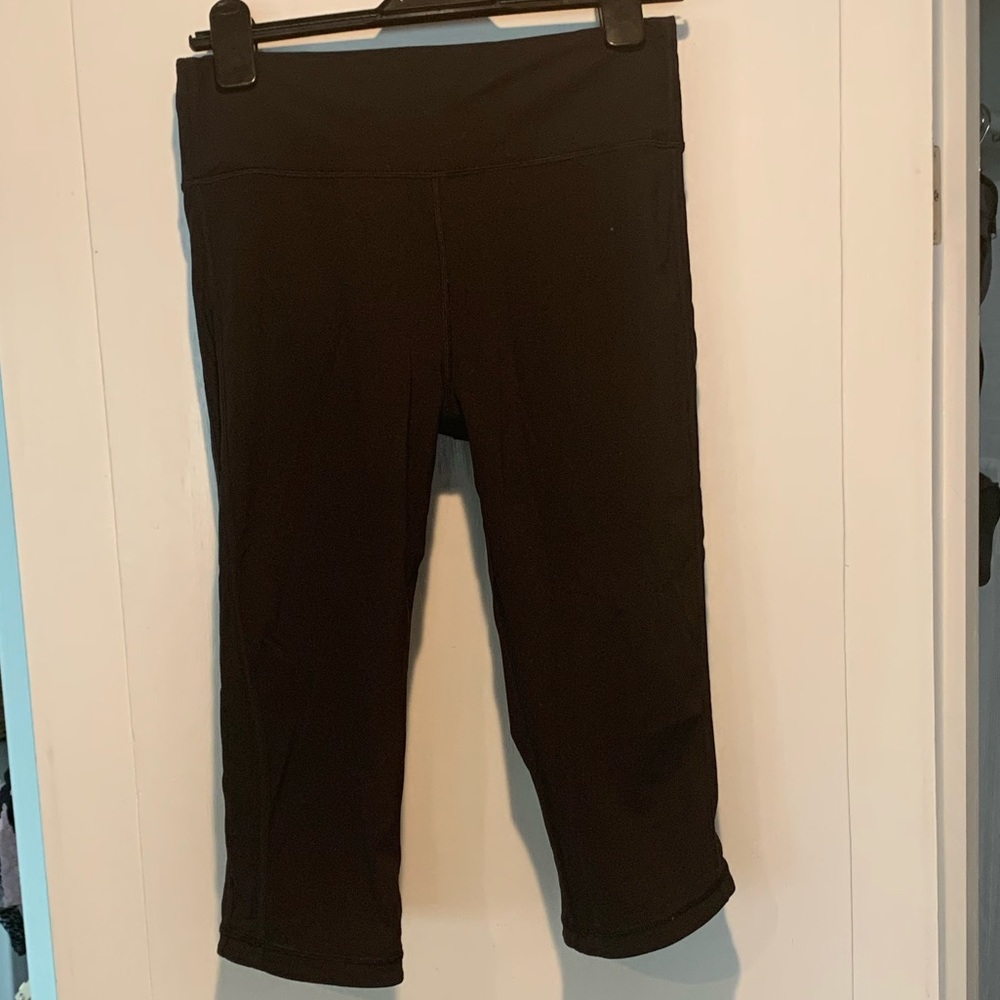 LuluLemon Cropped Leggings, Sz 10 black